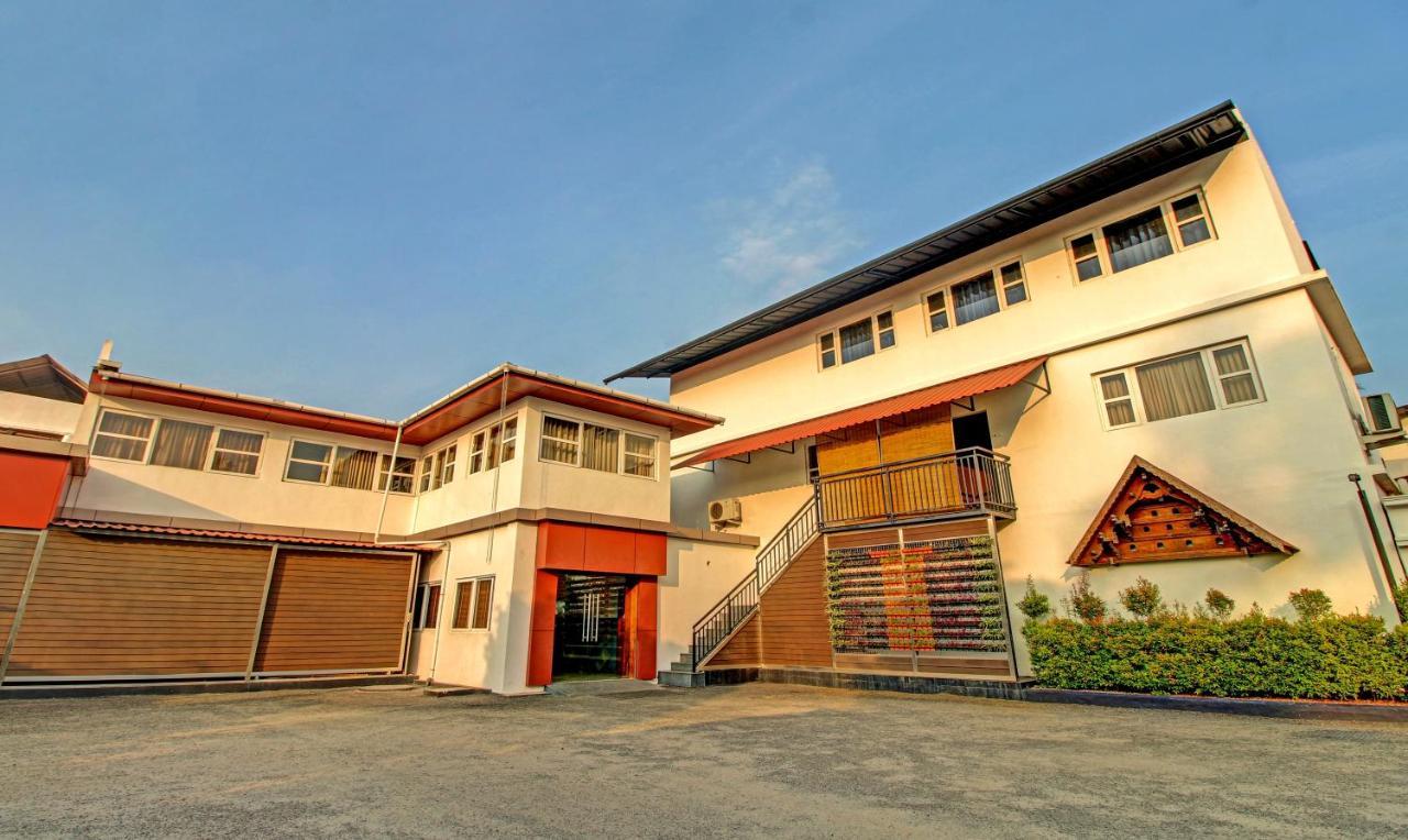 Hotel Treebo Prince Kottayam Esterno foto