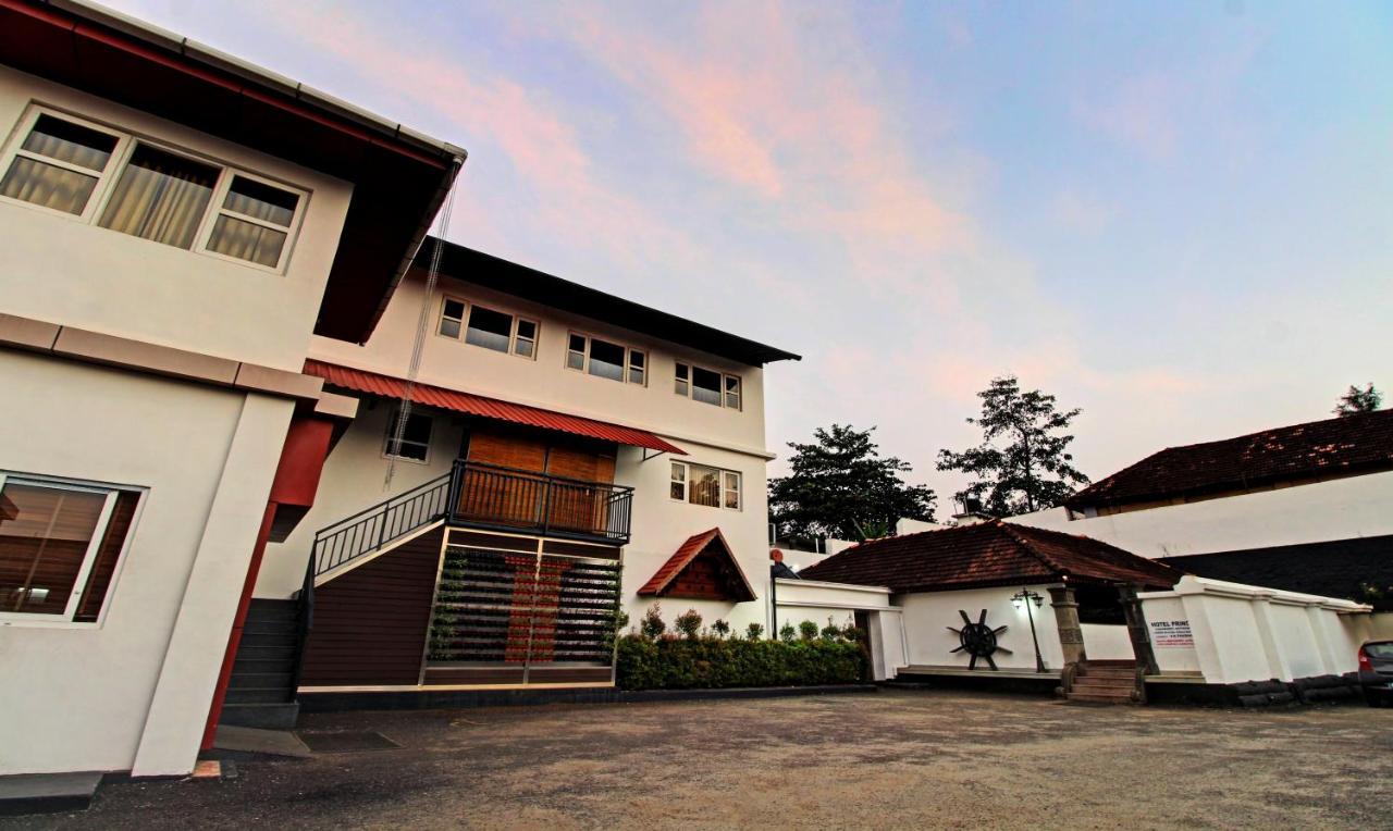 Hotel Treebo Prince Kottayam Esterno foto